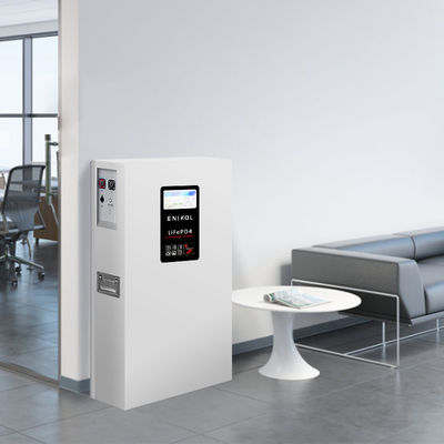 Batteria solare al litio da 48V integrata in BMS, 51.2V 200AH touch screen batteria Lifepo4
